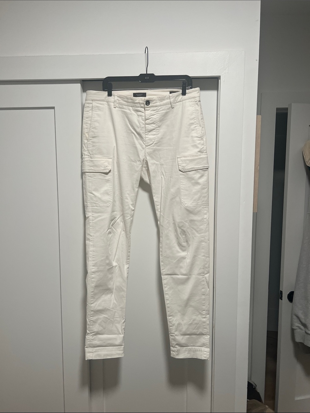 Peserico White Cargo Trousers with Flap Pockets